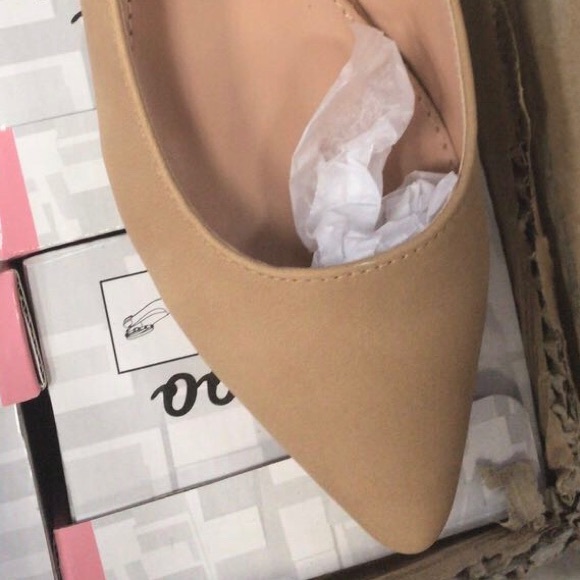 $15 🔺Valentino Vibes tie up ankle studded flats - Picture 8 of 8